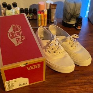 White laced vans women’s 7.5